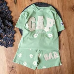 ست کامل تیشرت و شلوارک دخترانه گپ سبز شیک و راحت