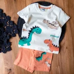 ست کامل تیشرت و شلوارک آجری با طرح دایناسور برند استلا برای کودکان