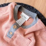 ست تیشرت و شلوارک زنبوری سه دکمه صورتی - Image 2