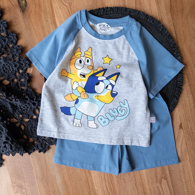 ست راحتی کودکانه با تیشرت و شلوارک آبی و طرح شخصیت بلویی
