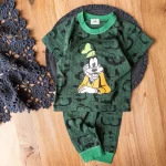ست راحتی کودکانه با تیشرت و شلوار سبز و طرح شخصیت گوفی
