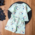 ست راحتی کودکانه با تیشرت و شلوارک سبز و طرح کیتی خوابیده