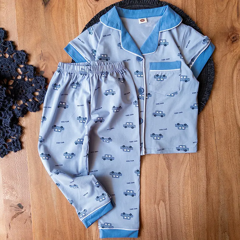 ست راحتی کودکانه جلو‌دکمه‌ای با طرح ماشین و رنگ آبی