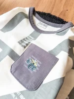 ست لباس نخی کودک پسر با چاپ بزرگ متن انگلیسی