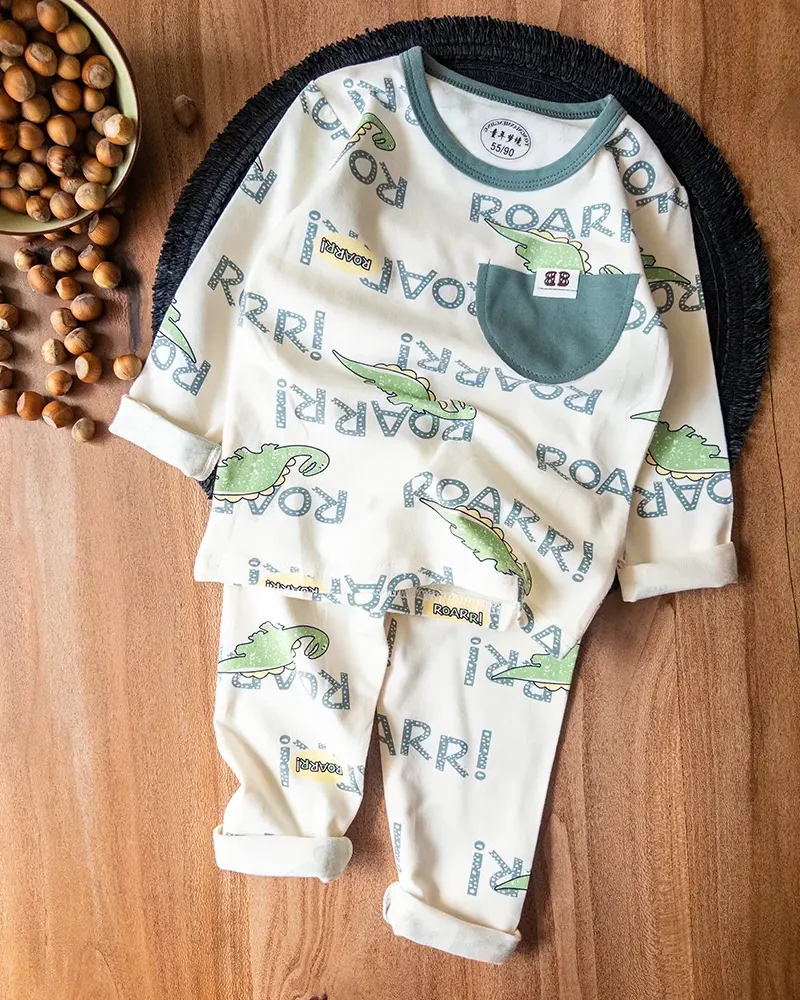 لباس راحتی پسرانه سبز با یقه گرد و طرح دایناسور کارتونی