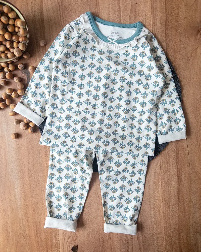 لباس راحتی دخترانه نخی با یقه گرد و طرح گل‌های سبز و زرد