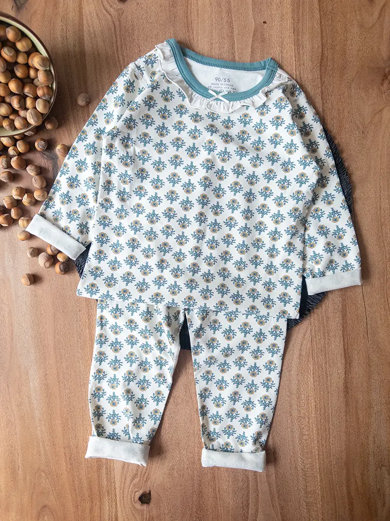 لباس راحتی دخترانه نخی با یقه گرد و طرح گل‌های سبز و زرد