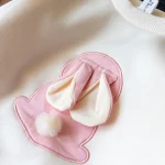 نمای نزدیک پارچه دورس سفید ساده دخترانه توکرکی