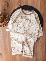 لباس پنبه‌ای بچگانه یقه گرد با چاپ کارتونی خرس و متن انگلیسی