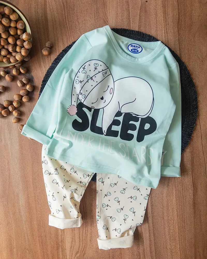 لباس راحتی بچگانه سبز یقه گرد با طرح حیوان تنبل روی درخت