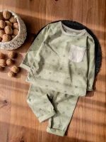 ست راحتی دخترانه سبز با چاپ گربه کارتونی بامزه روی بلوز