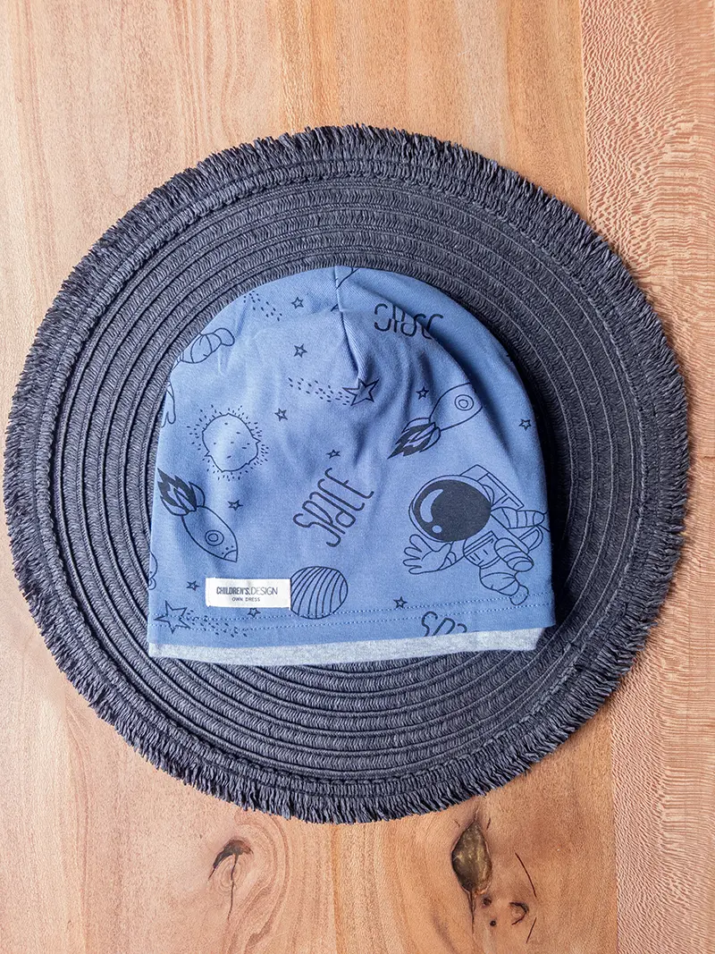 blue-astronaut-hat-grey-border-front کلاه بچهگانه طرح فضانورد آبی با لبه طوسی