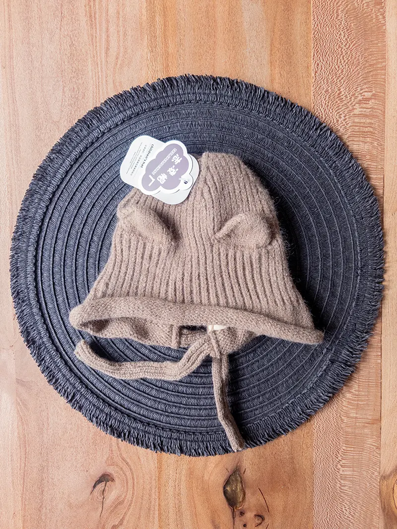 کلاه بافت انگلیسی بچگانه قهوه‌ای رنگ