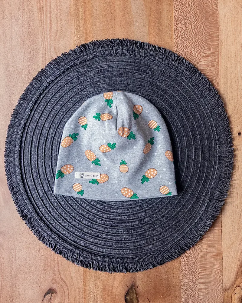 کلاه بچگانه طوسی با طرح آناناس فانتزی