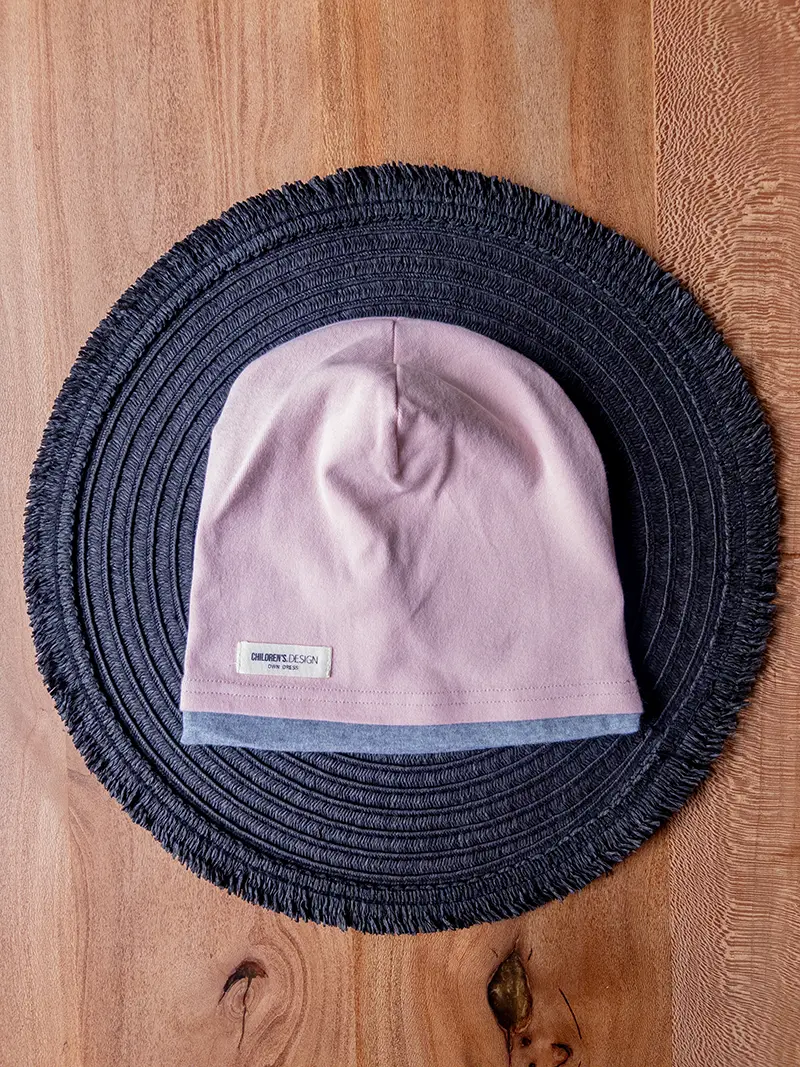 کلاه ساده بچگانه صورتی با لبه طوسی