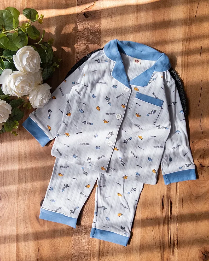 راحتی جلو‌دکمه با طرح سفینه آبی