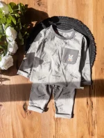 لباس راحتی یقه‌گرد طوسی با طرح خرگوش