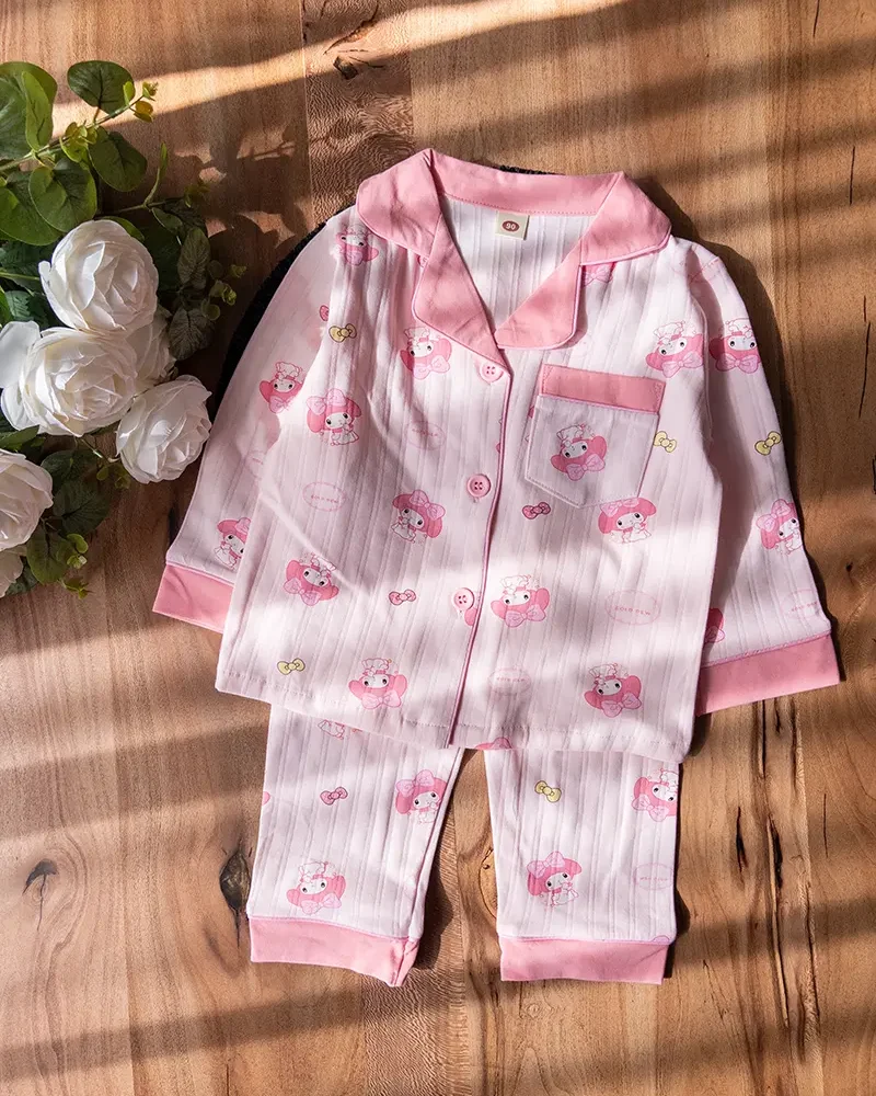 راحتی جلو‌دکمه با طرح ملودی صورتی